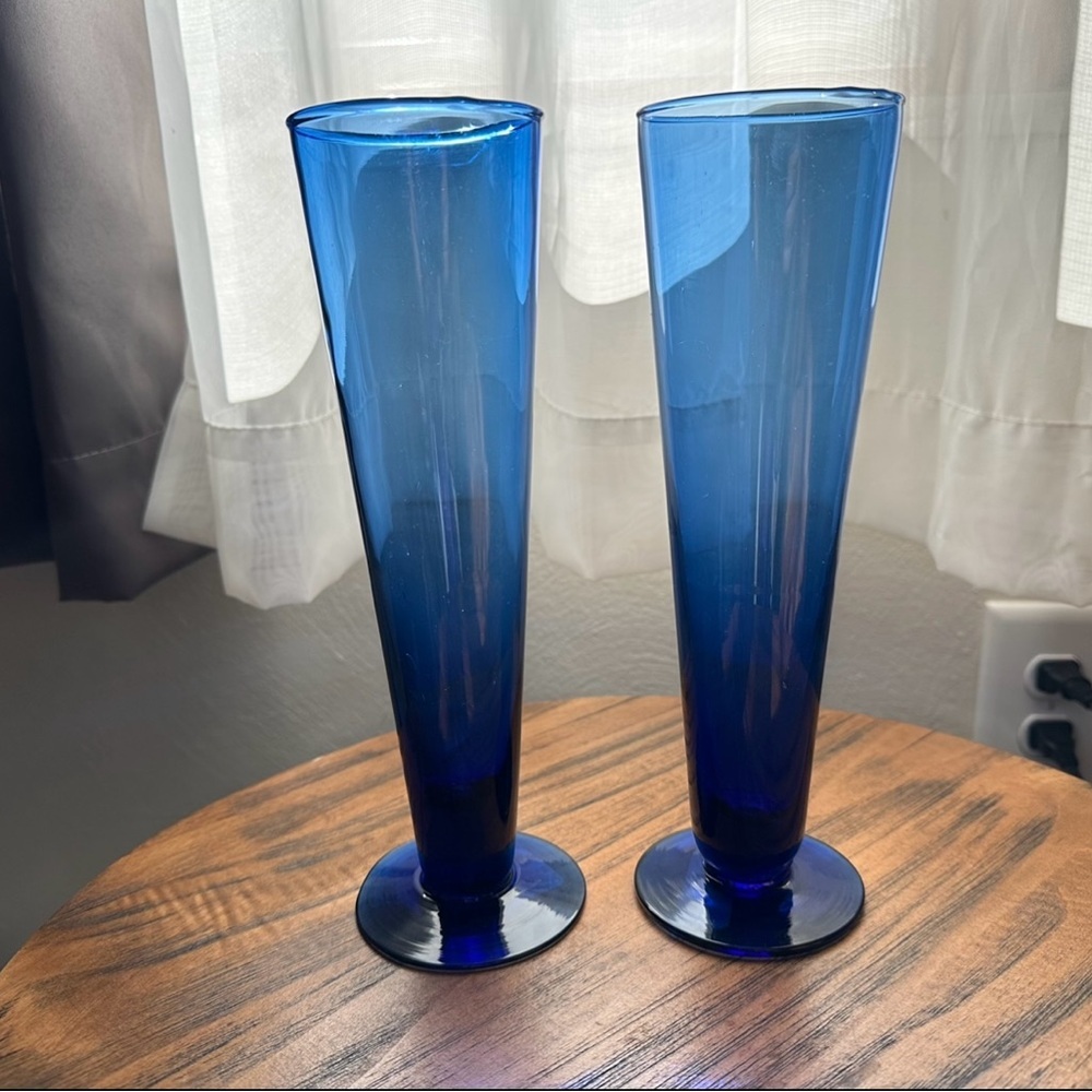 Set of 2 Vintage Mouth Blown Cobalt Blue Pilsner Beer Champagne Glasses Flutes